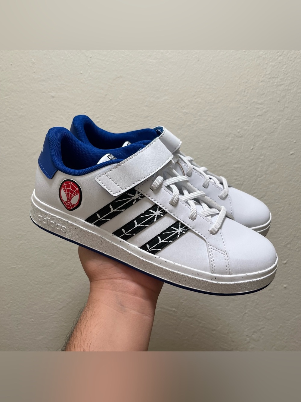 Adidas Grand Court Strap Marvel Spider Man White Black Blue Size 6y